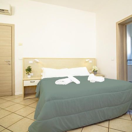 Athena Rooms - Parcheggio Privato Bologna Exteriör bild