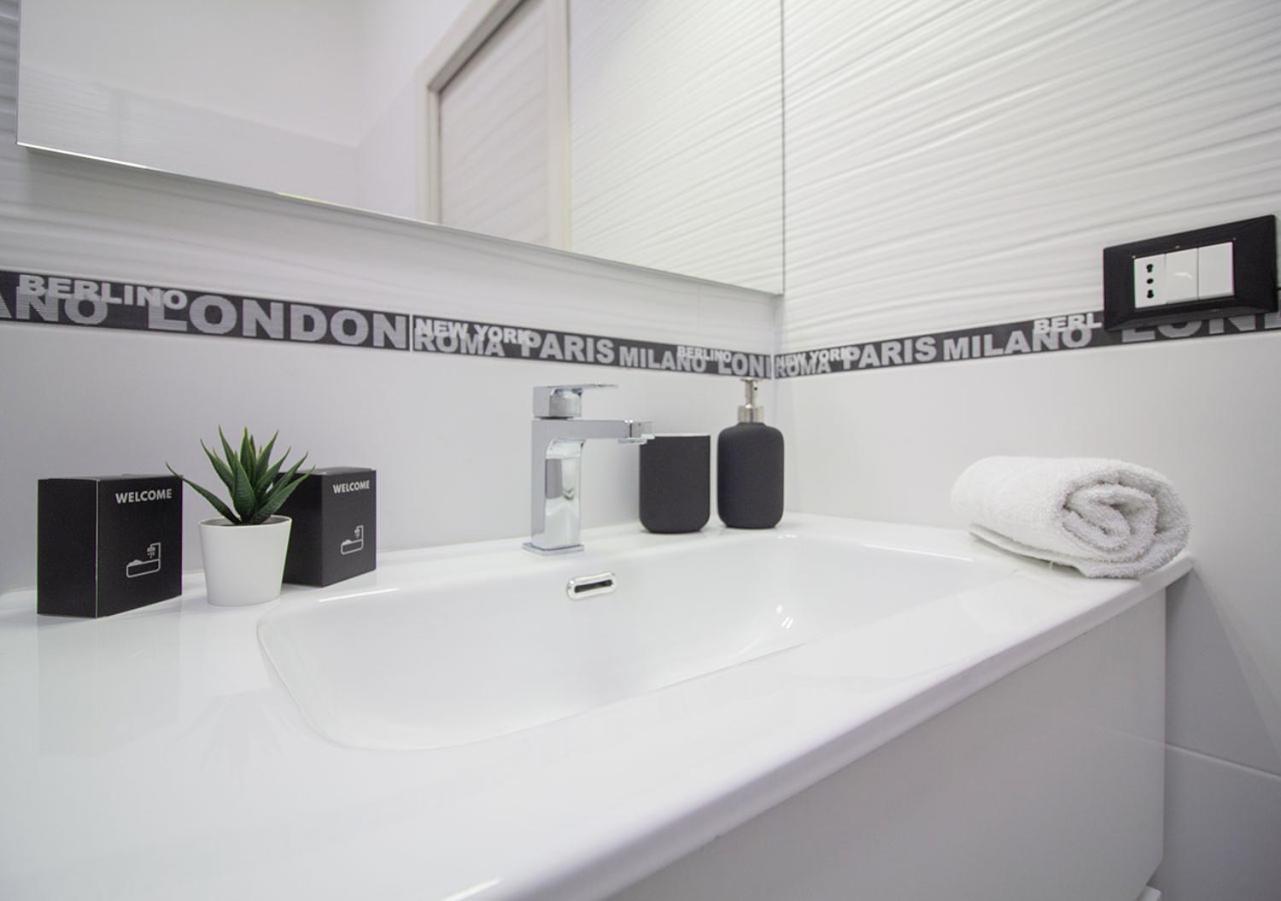 Athena Rooms - Parcheggio Privato Bologna Exteriör bild