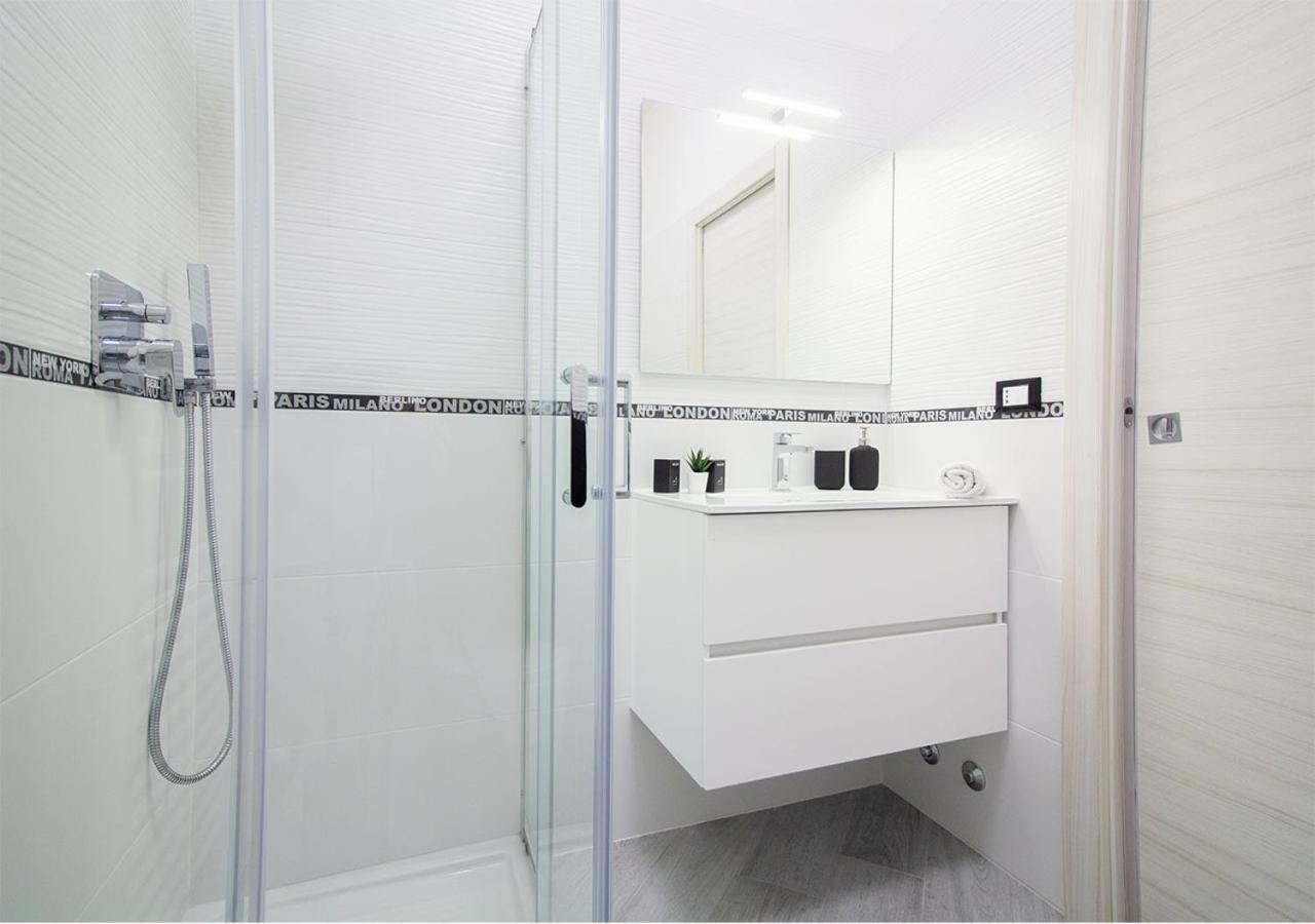 Athena Rooms - Parcheggio Privato Bologna Exteriör bild