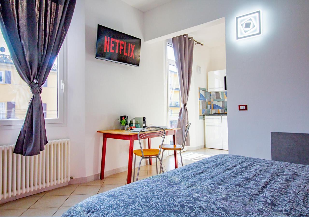 Athena Rooms - Parcheggio Privato Bologna Exteriör bild
