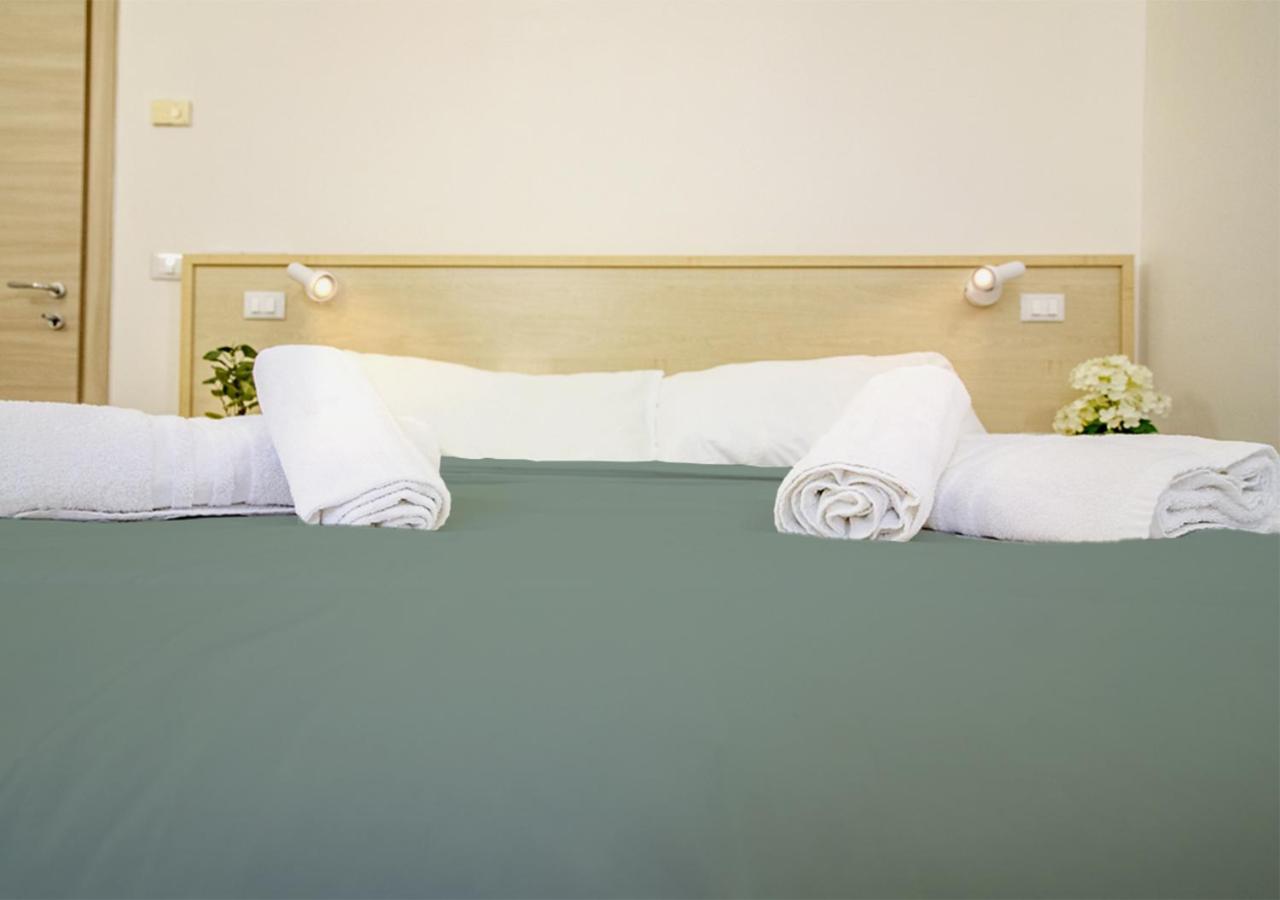 Athena Rooms - Parcheggio Privato Bologna Exteriör bild